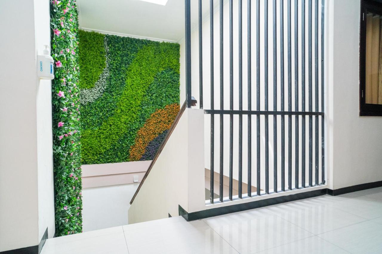 Reddoorz Syariah Near Marvel City Mall 2 Surabaya Eksteriør billede