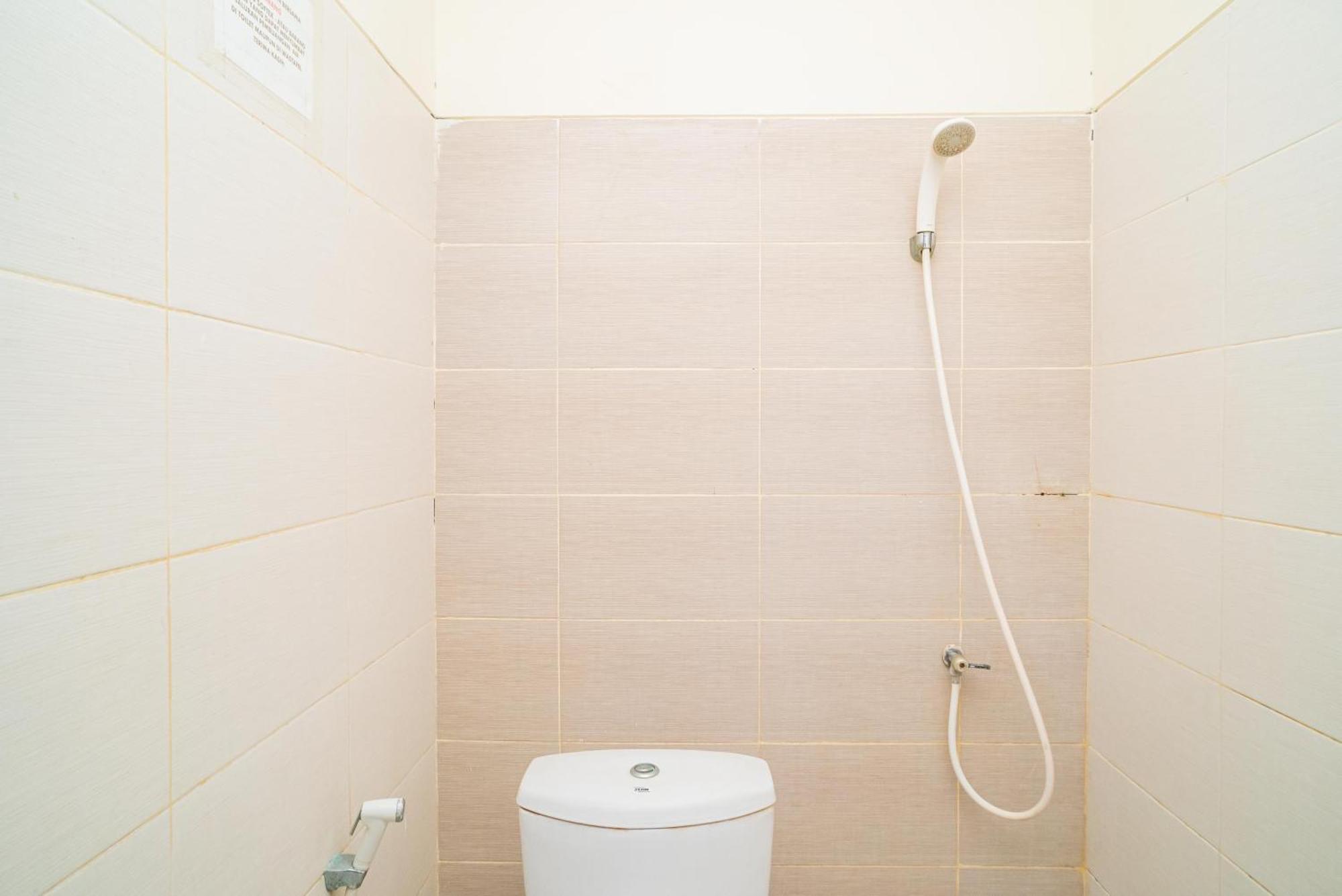 Reddoorz Syariah Near Marvel City Mall 2 Surabaya Værelse billede